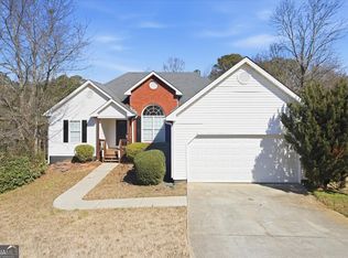 232 Cambridge Dr, Loganville, GA 30052