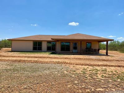 423 Buddy's Ln, Carrizo Springs, TX, 78834