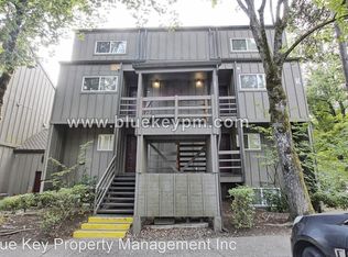 4 Touchstone Ter UNIT 64, Lake Oswego, OR 97035