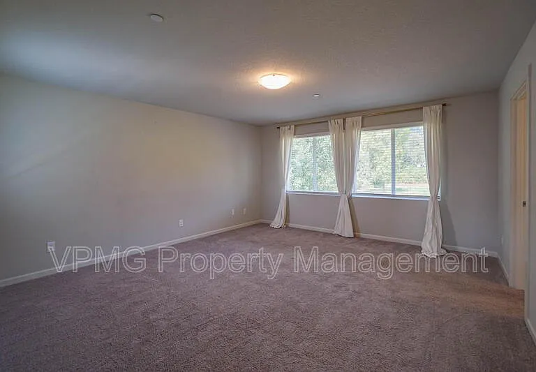 6301 N 89th Ave — Photo 24