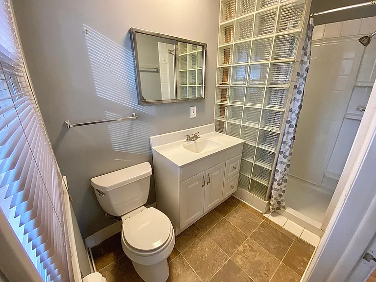 4920 Rainbow Blvd — Photo 7