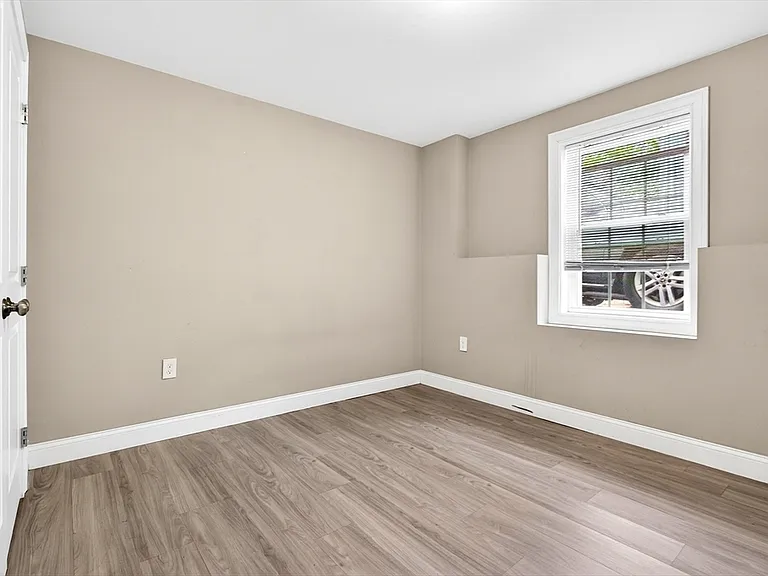 24 Crest Ave #1 — Photo 15