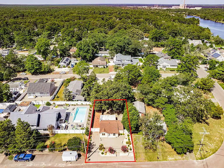 Front Aerial with outline