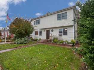 778 Home St, Elmont, NY 11003