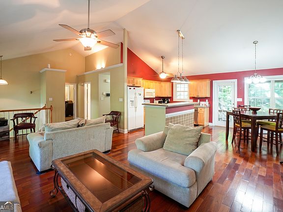 5th image of 192 Lakeover Cir