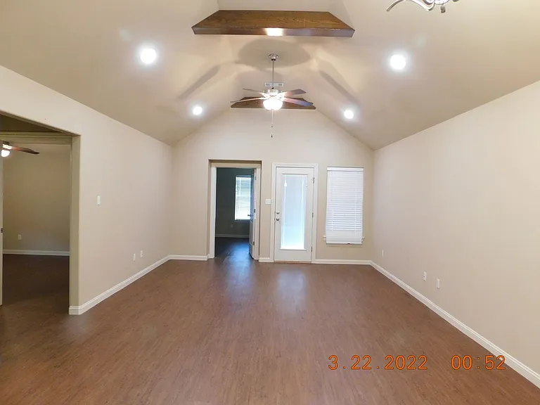 1002 Springhill Rd — Photo 8