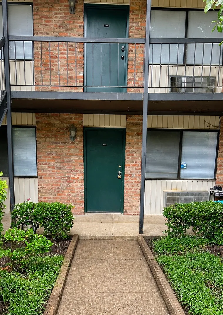 2 bed, 580 sqft, $1,200 — Photo 1
