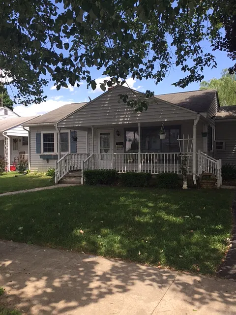 606 Linden Ln photo 1
