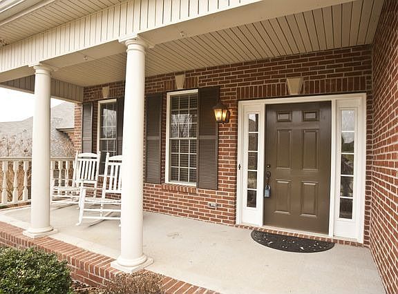 3rd image of 327 Willow Walk Ln