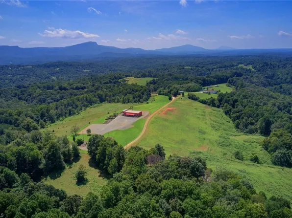 1426 Peter Mabe Rd, Danbury, NC 27016
