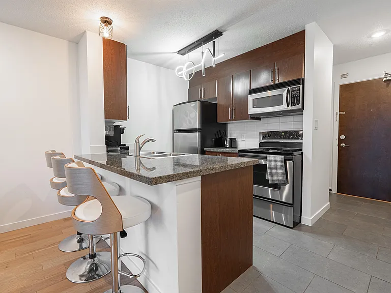 688 Abbott St #1003 — Photo 7