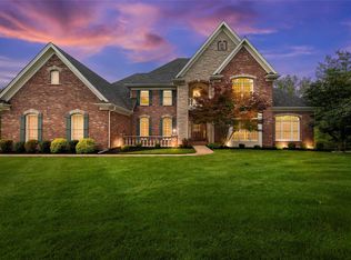 17511 Country Lake Estates Ct, Chesterfield, MO 63005