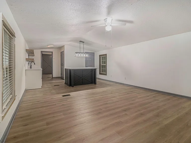 6506 N Martin Luther King Ave — Photo 3
