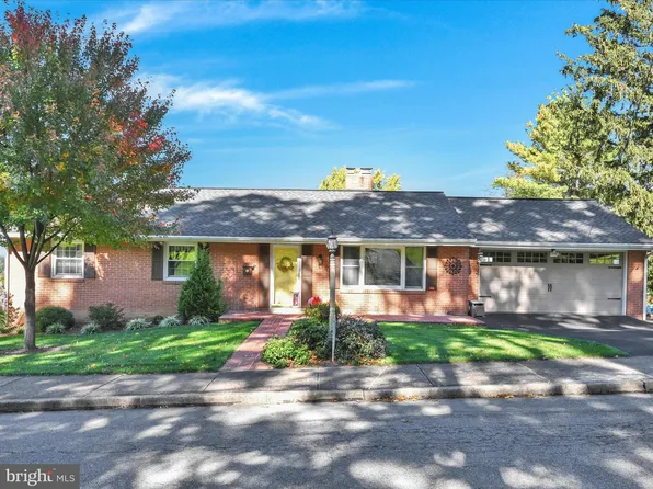 224 N Maple St, Ephrata, PA 17522