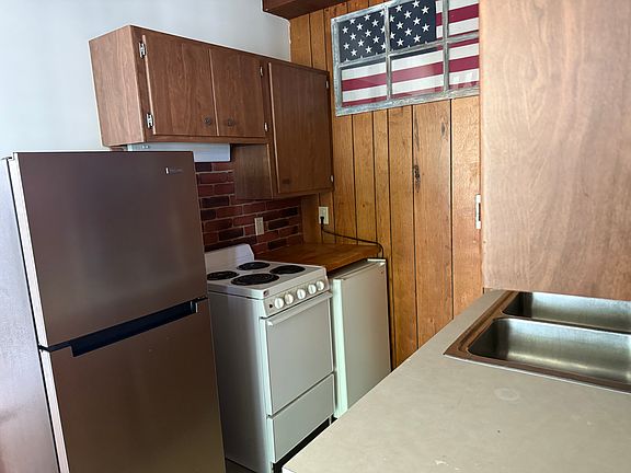 3rd image of 83 Greenbush St #1