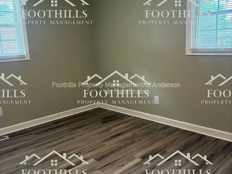 1109 Centerville Rd — Photo 8