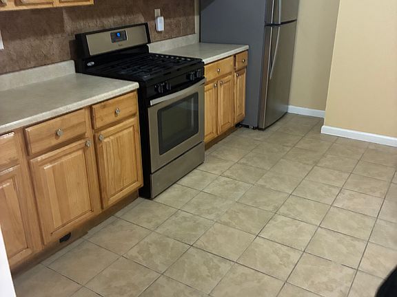 4th image of 72 W 22nd St #2