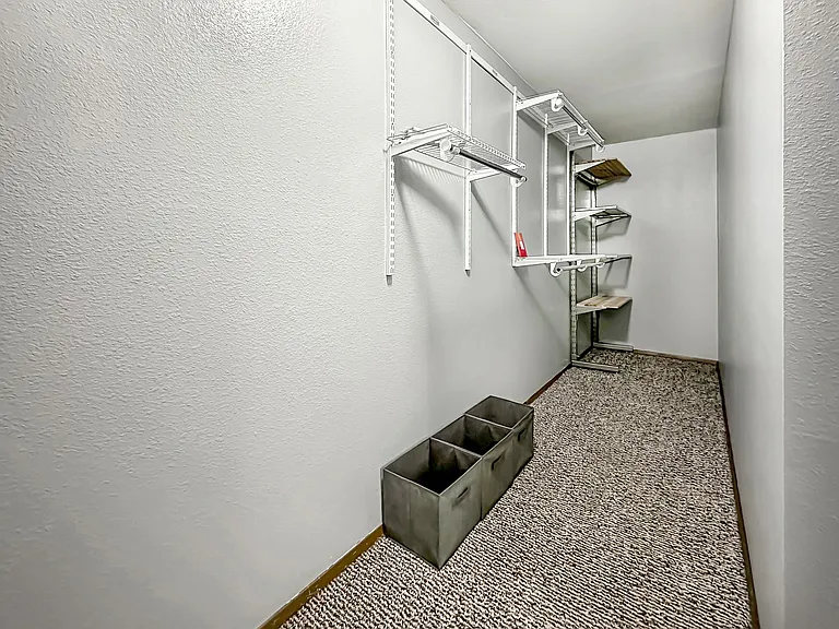 Walking closet
