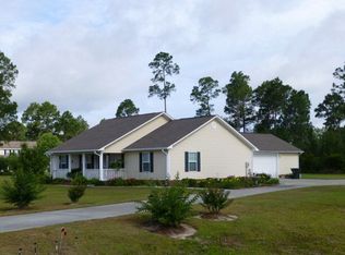 411 Heath St, Baxley, GA 31513