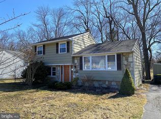 26 Flamingo Rd, Hatboro, PA 19040