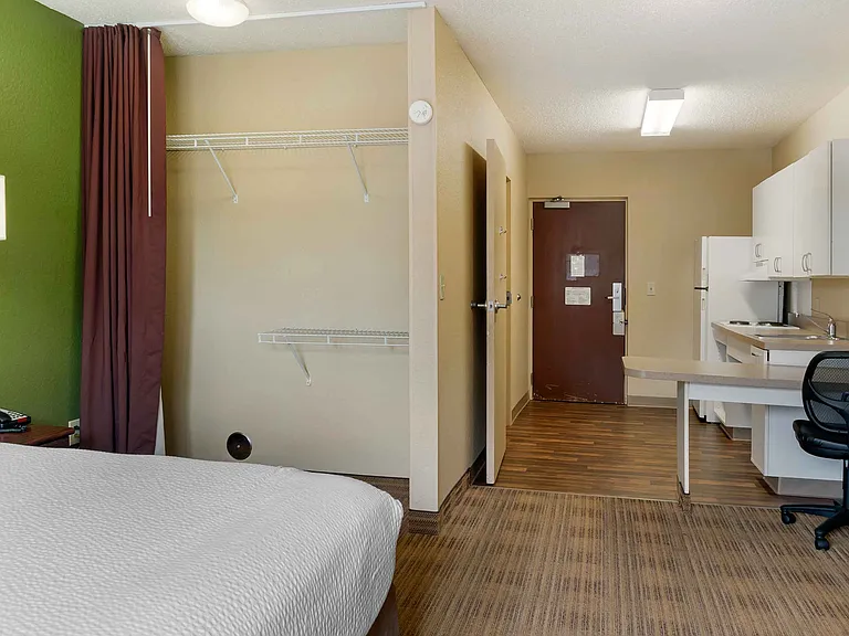 Studio Suite - 1 Queen Bed