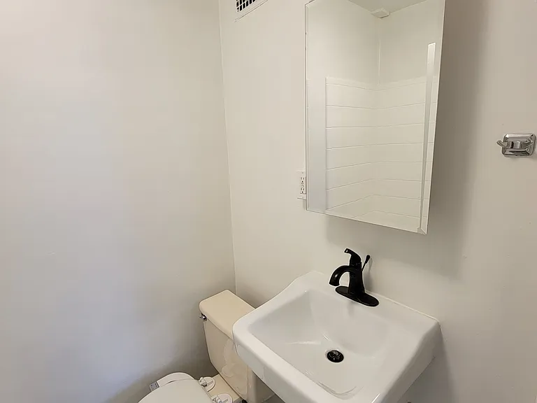 Graylyn Apartments — Photo 18