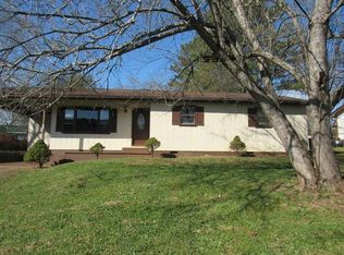 32 3rd St, Franklin, NC 28734