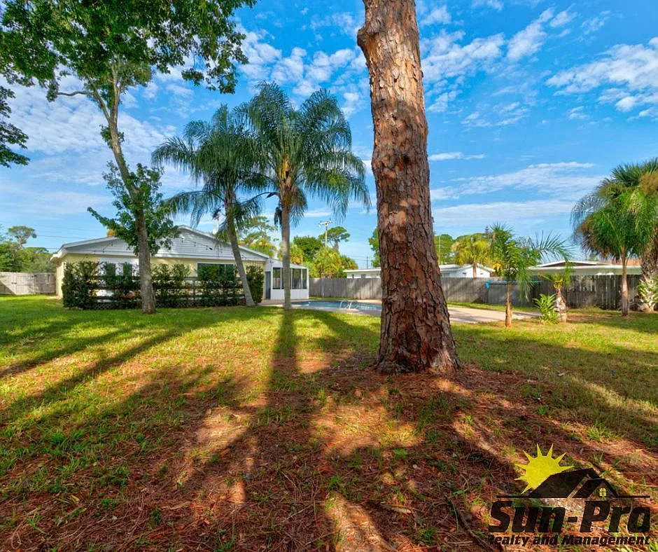 3 bed, 2.5 bath, 1700 sqft, $2,150 — Photo 3