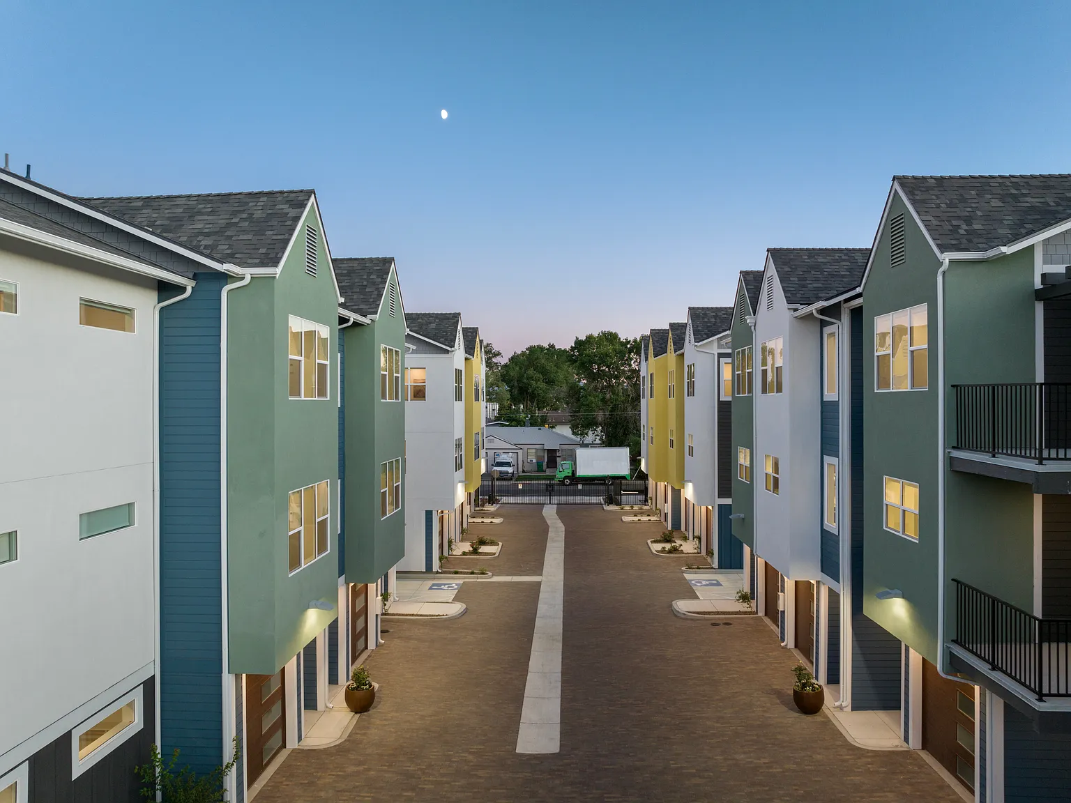Grand Canyon Mews — Photo 2