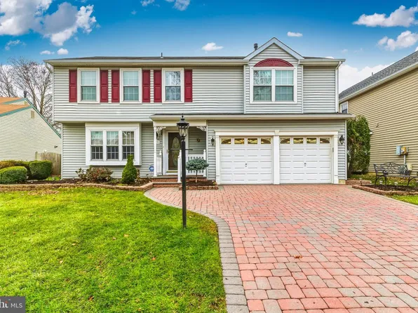 13 Keatley Dr, Marlton, NJ 08053