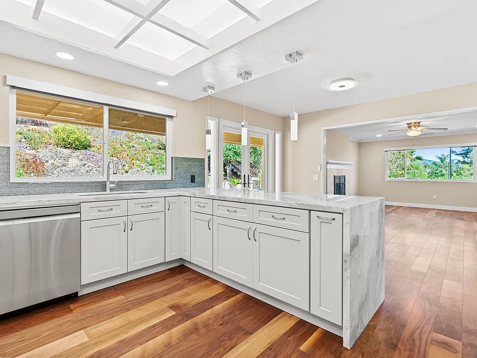 3610 Mary Ln