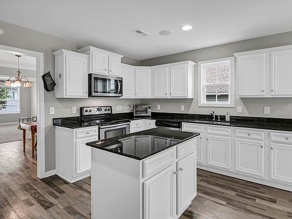 4th image of 242 Oristo Ridge Way