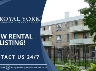 140 Berry Rd #10, Toronto, ON M8Y1W2