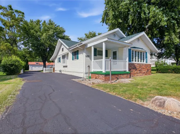 2121 Madison Ave, Charleston, IL 61920