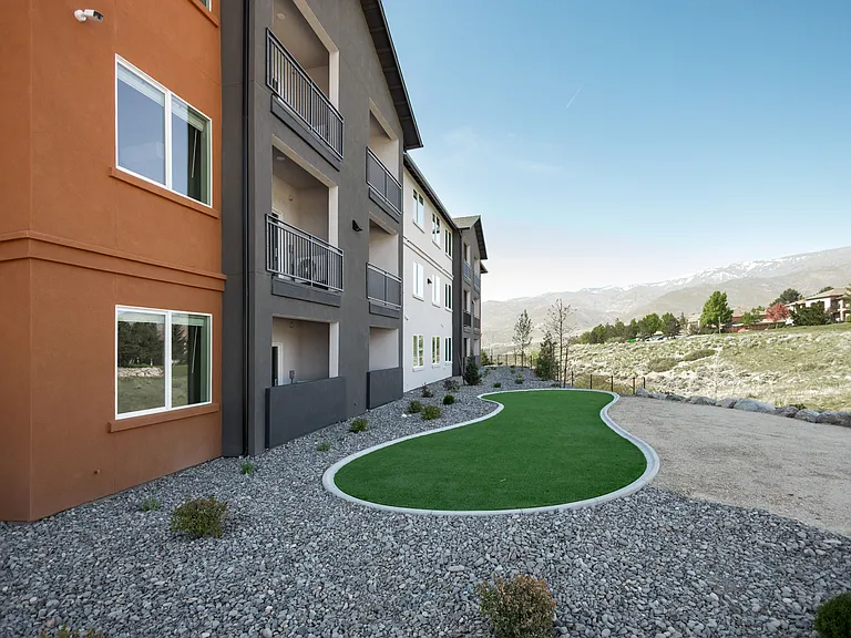 Canyon's Edge Apartments — Photo 11