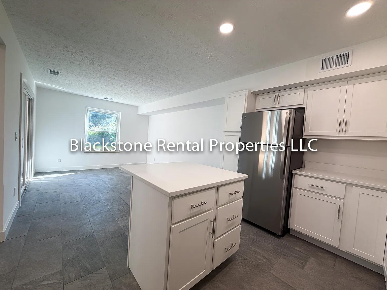 3 bed, 1620 sqft, $2,100 — Photo 2