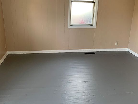 4th image of 1202 Lynn St