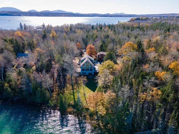 17 Cove Road, Lamoine, ME 04605