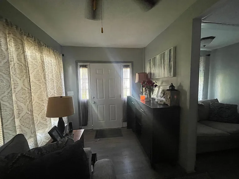 413 Stephenson St #B — Photo 1