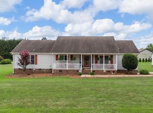 204 Fawn Meadow Dr, Inman, SC 29349