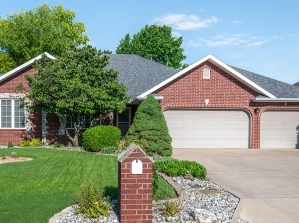 2437 S April Avenue, Springfield, MO 65807
