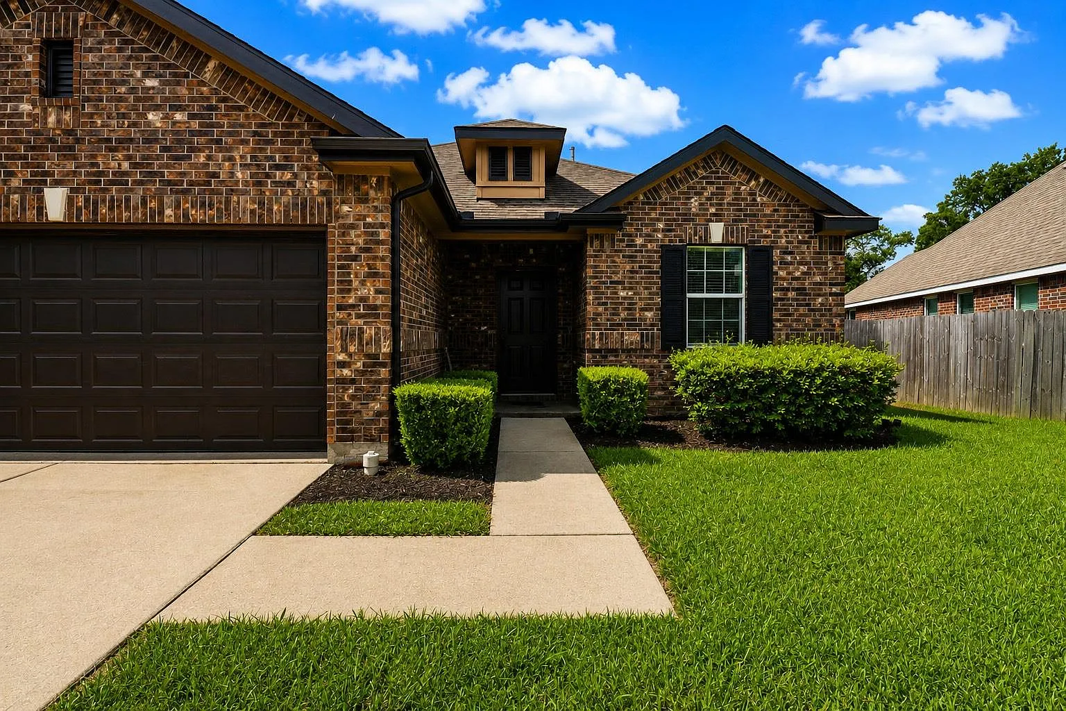 3 bed, 2.0 bath, 1361 sqft, $2,200 — Photo 4