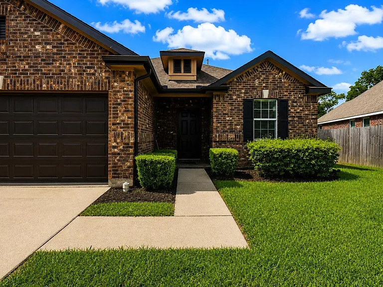 4418 Legends Bay Dr — Photo 4