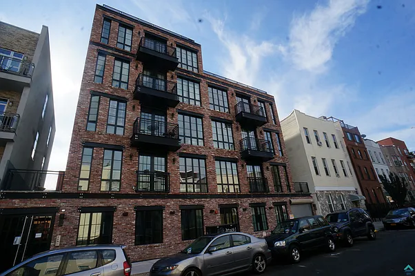 Rented by EXR | media 21