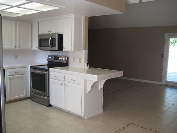 4th image of 9428 N Chance Ave