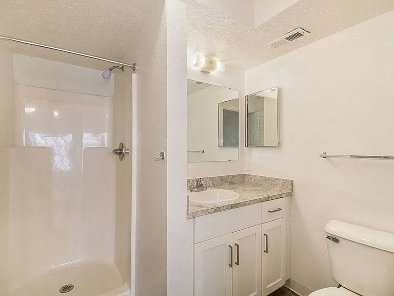 Canal 2 Apartments — Photo 92