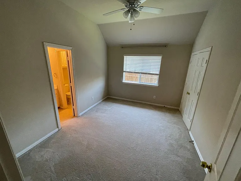 1920 Old York Dr — Photo 13
