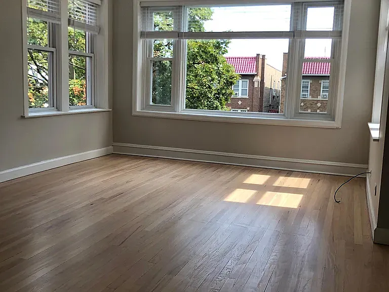 3748 N Sawyer Ave — Photo 1