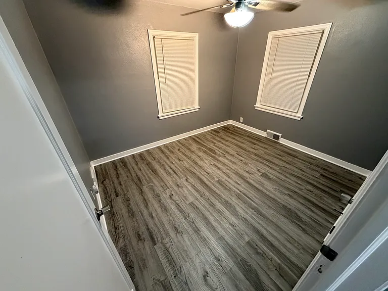 211 S Lafayette St — Photo 12