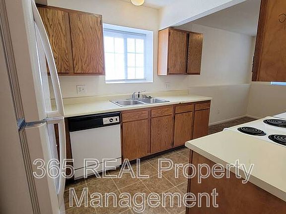 5th image of 3625 Centennial Cir APT 1